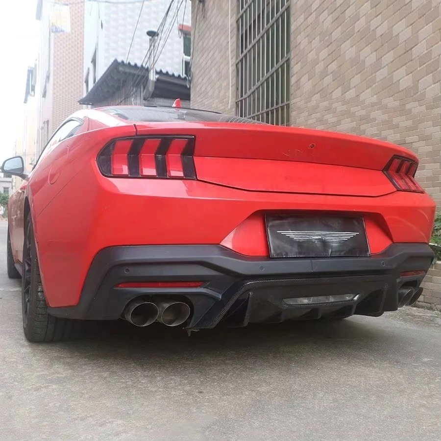 New Carbon Fiber Central Rear Diffuser with Fog Light for Mustang Dark Horse S650 EcoBoost 2024 Bumper Lip Body Kits
